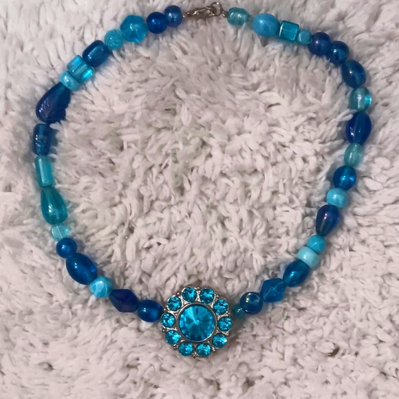 🍧🌈 Handcrafted Beaded Choker Necklace 15" W/2" Extender"🦋 - Picture 1 of 3